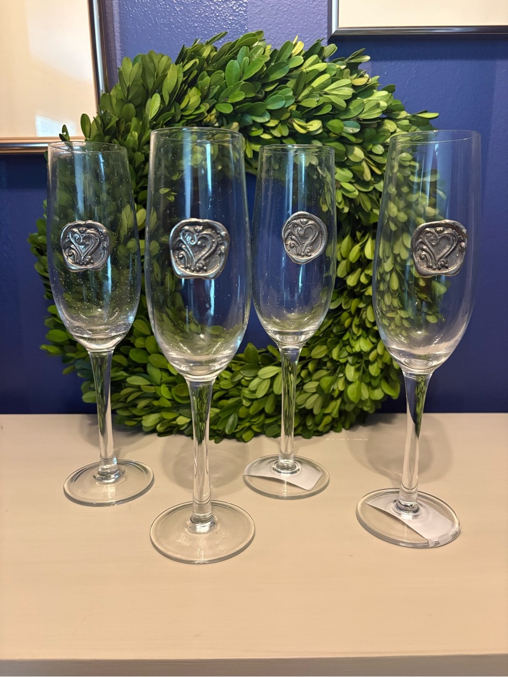 Clear Champagne Flutes with Decorative Pewter Heart Medallion – Set of 4